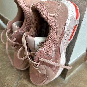Nike Air Max Sz: 9